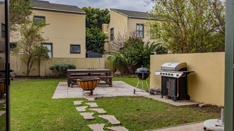 4 Bedroom Property for Sale in Sandbaai Western Cape